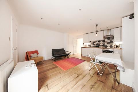 2 bedroom flat to rent, Torriano Avenue, Kentish Town, LONDON