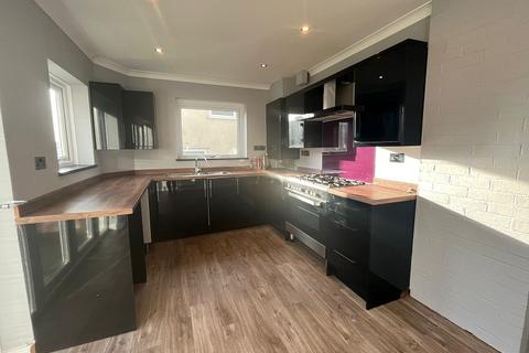 3 bedroom semi-detached house to rent - Broadmead, Killay, SA2