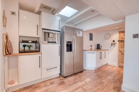 41 Hinton Fields, Bournheath, Bromsgrove, B61 9HT