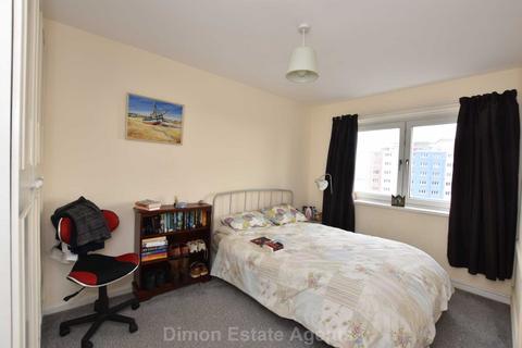 1 bedroom flat for sale, Blake Court, South Street, Gosport