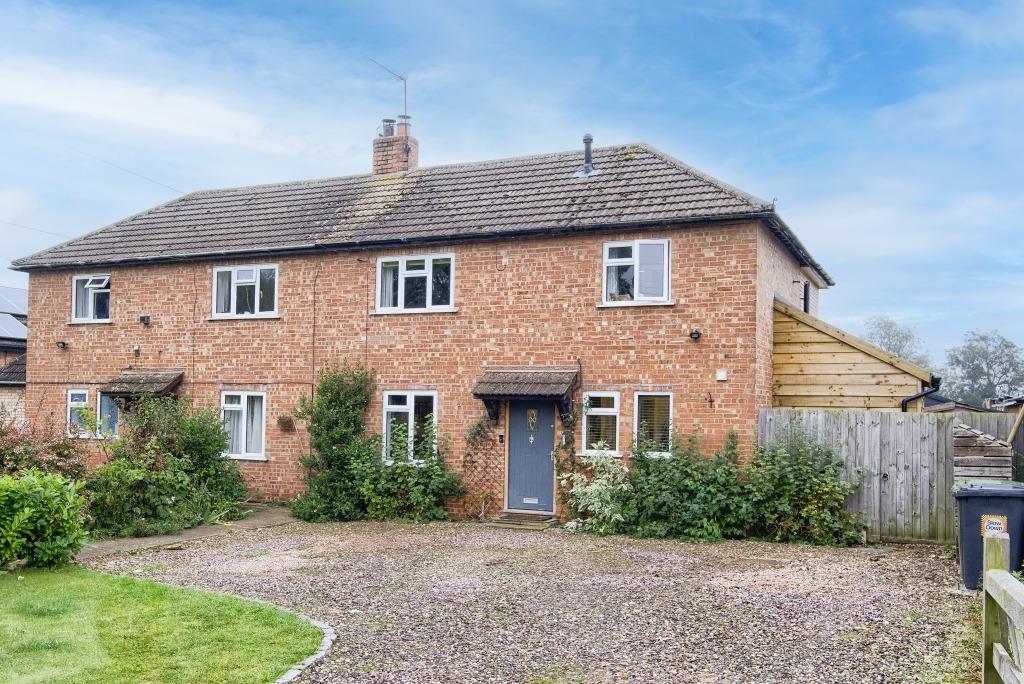 Milcote Road, StratforduponAvon, CV37 3 bed semidetached house for
