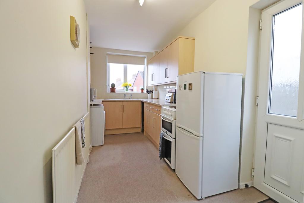 Belt Road, Hednesford, Cannock, WS12 4JJ 3 bed semidetached house £