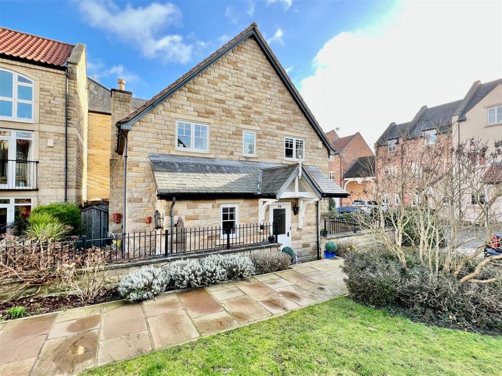 Wetherby, Micklethwaite Grove, LS22 4 bed detached house for sale £425,000