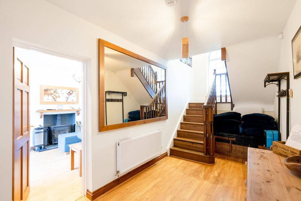 Road, Wellesbourne, CV35 5 bed detached house £920,000