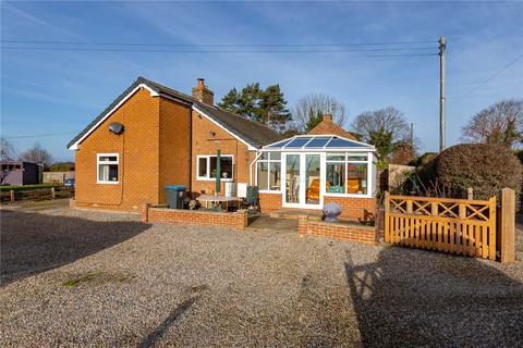 2 bedroom bungalow for sale - Back Lane, Aiskew, Bedale, North Yorkshire, DL8