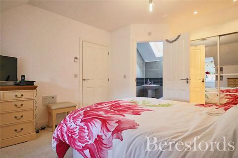 5 Bridgefields Close, Hornchurch, RM11 1GQ