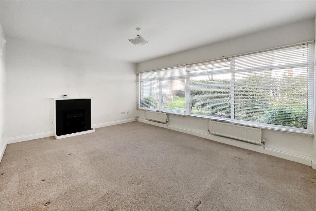 Meadowside, Angmering, West Sussex 3 bed end of terrace house £310,000