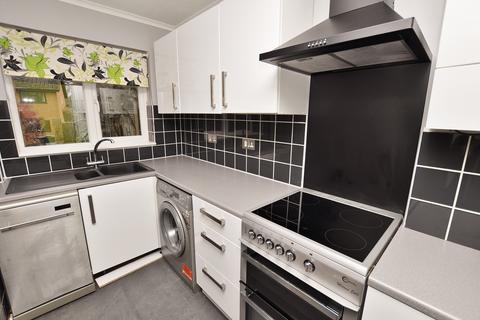 2 bedroom end of terrace house to rent, Stonecrop Road, Merrow Park, Guildford, Surrey, GU4