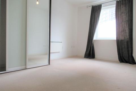 2 bedroom flat for sale, Blenheim Centre, v short walk to Tube!