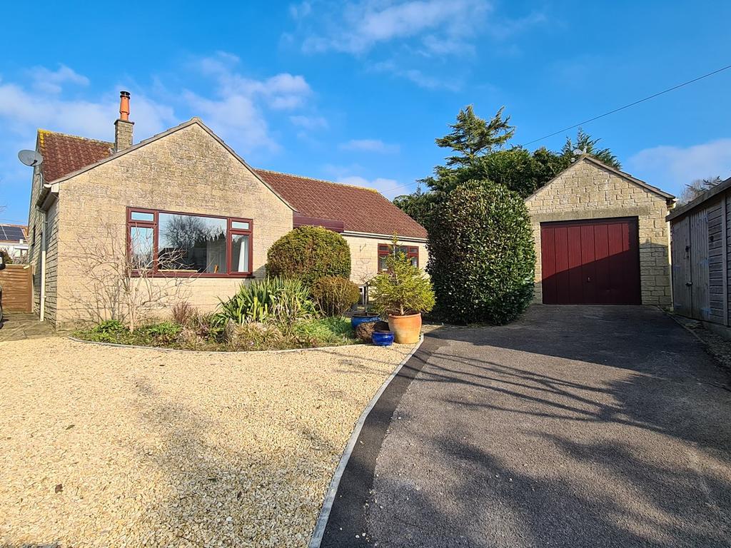 Southtown Lane, West Pennard, BA6 3 bed detached bungalow £495,000