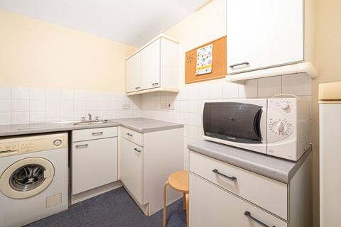1 bedroom flat for sale, Arnos Grove, Brunswick Park, London, N11