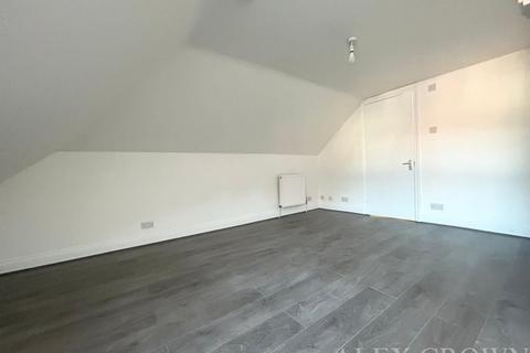 Studio to rent, West Green Road, Harringay