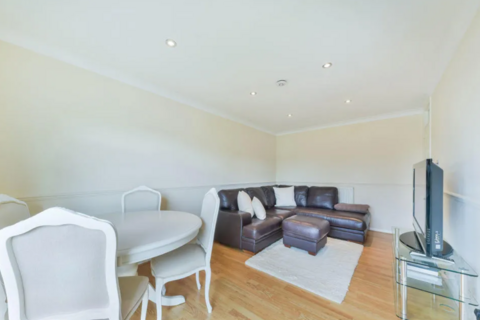 1 bedroom maisonette to rent, St. Peters Close, Ilford IG2