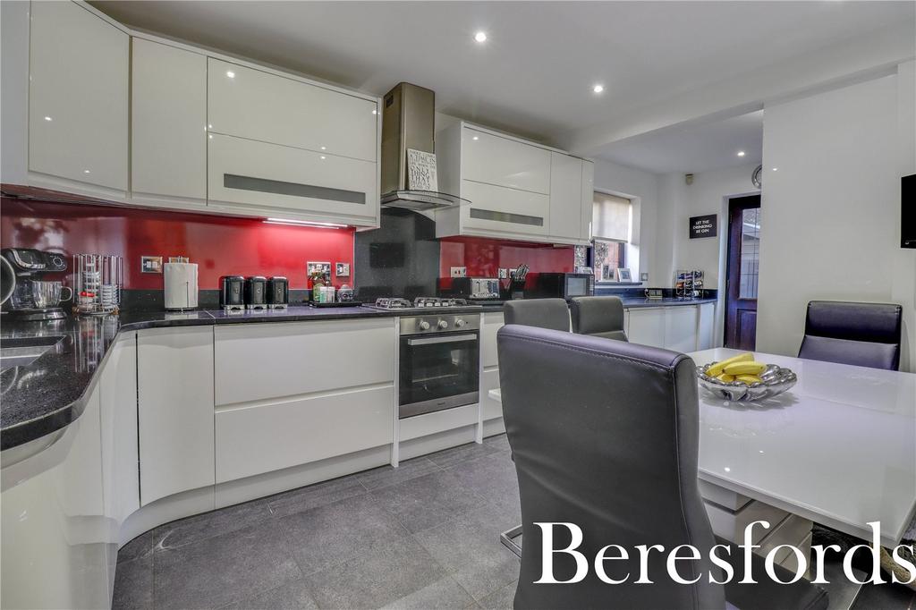 Hall Green Lane, Hutton, CM13 4 bed detached house for sale £1,050,000