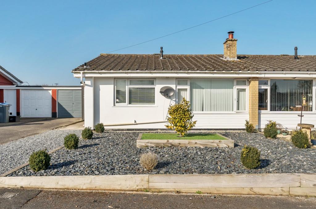 Broadway, Warminster, BA12 2 bed semidetached bungalow £299,995