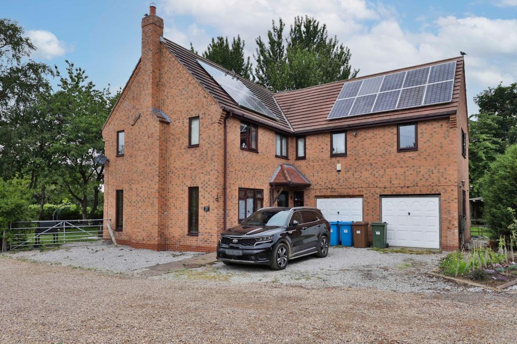 Chembells, Ings Lane, Dunswell, Hull... 6 bed detached house £450,000