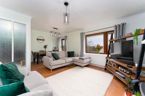 60 Brooklea Drive, Giffnock, Glasgow, G46 6AS