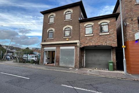 Office to rent - OFFICE, Windsor Street, Luton, Bedfordshire