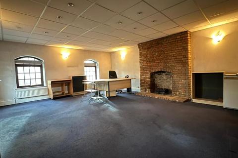 Office to rent - OFFICE, Windsor Street, Luton, Bedfordshire