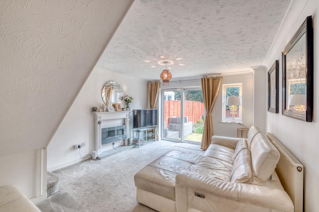 Beckett Close, Riverside Redditch B98... 2 bed semidetached house £