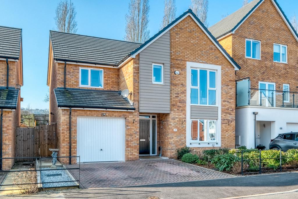 Skylark Street, Cofton Hackett, Birmingham, B45 8FP 5 bed detached