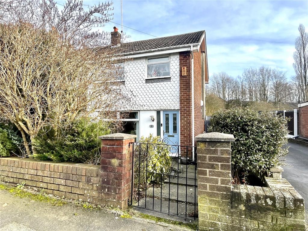 Wetherby Drive, Royton, Oldham... 3 bed end of terrace house £210,000