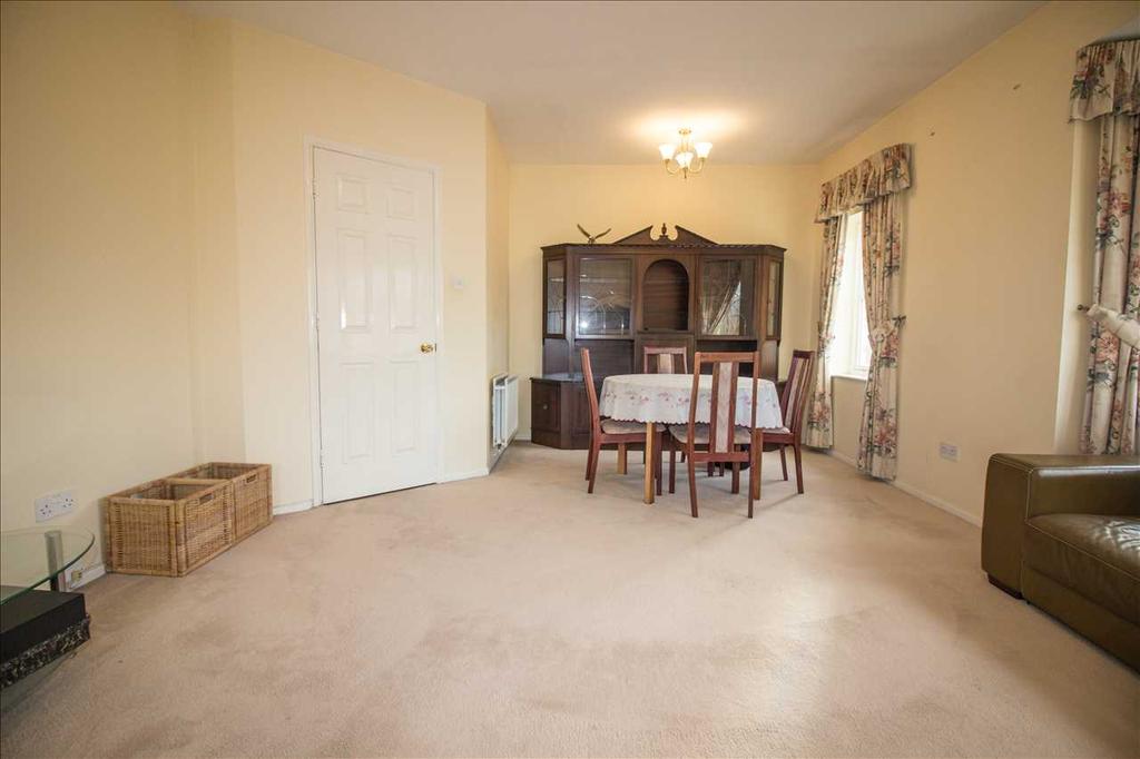 Carnoustie Court, Monkseaton, Whitley... 2 bed flat £695 pcm (£160 pw)