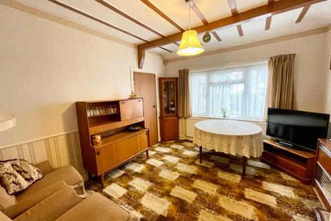 11 Agnes Avenue, Leigh-on-sea, SS9 3SX