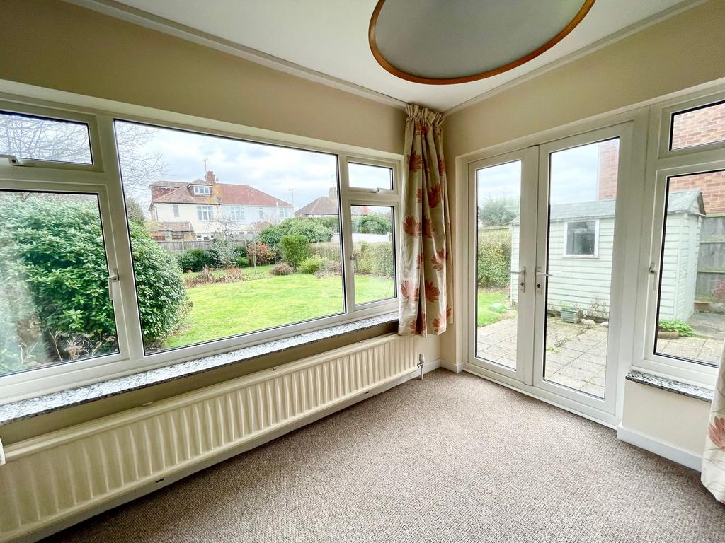 Canvey Road, LeighonSea SS9 3 bed semidetached house £599,995