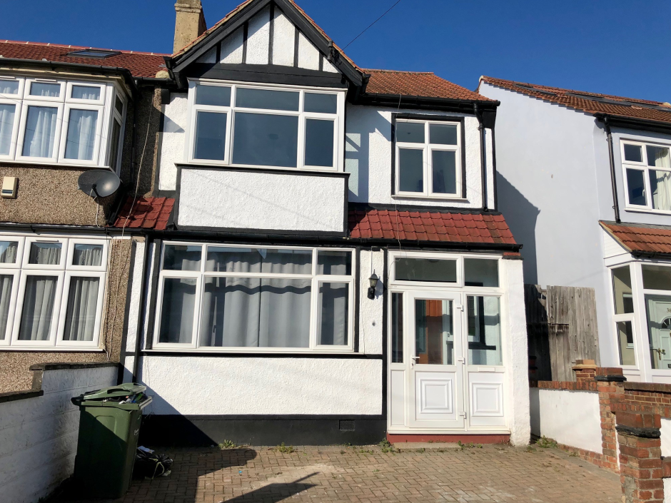 Leonard Road, London SW16 3 bed semidetached house £2,500 pcm (£577 pw)