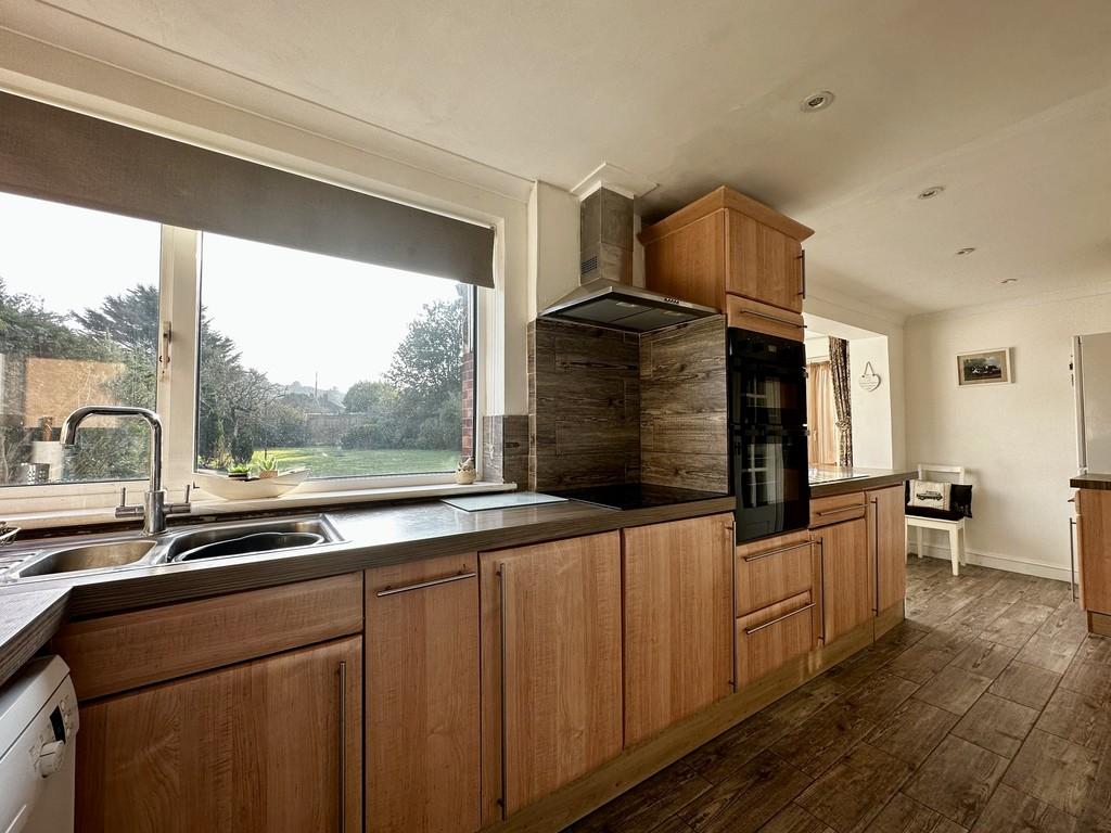 Cromer Road, West Runton, Norfolk 3 bed detached house for sale £510,000