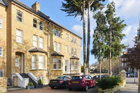 2 bedroom flat to rent, Grange Park, Ealing