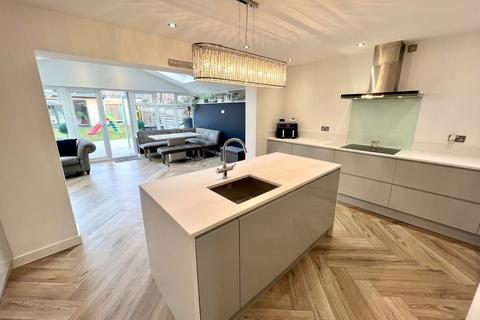 40 Bramley Croft, Shirley, Solihull, B90 3EJ