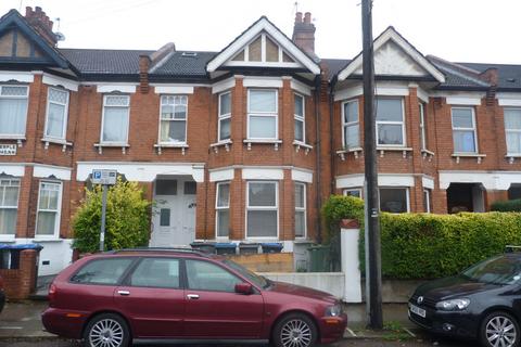 3 bedroom ground floor maisonette for sale, Temple Road, Cricklewood