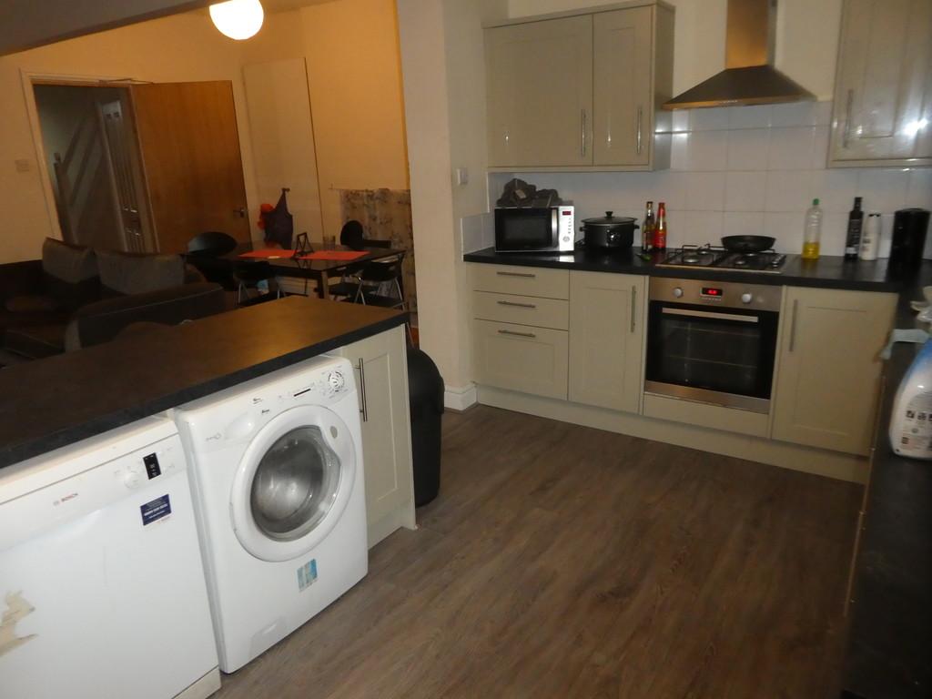 Burton Road, Withington 5 bed terraced house £2,730 pcm (£630 pw)