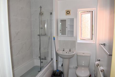 2 bedroom apartment to rent, Stockport Road, Grove Village, Manchester