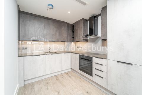 3 bedroom flat to rent - The Hyde, West Hendon, London