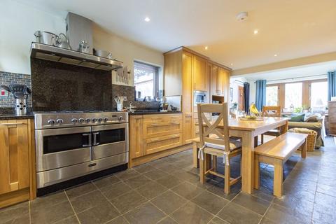 4 Sandyfoot, Barkisland, Halifax, HX4 0JA