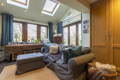 4 Sandyfoot, Barkisland, Halifax, HX4 0JA
