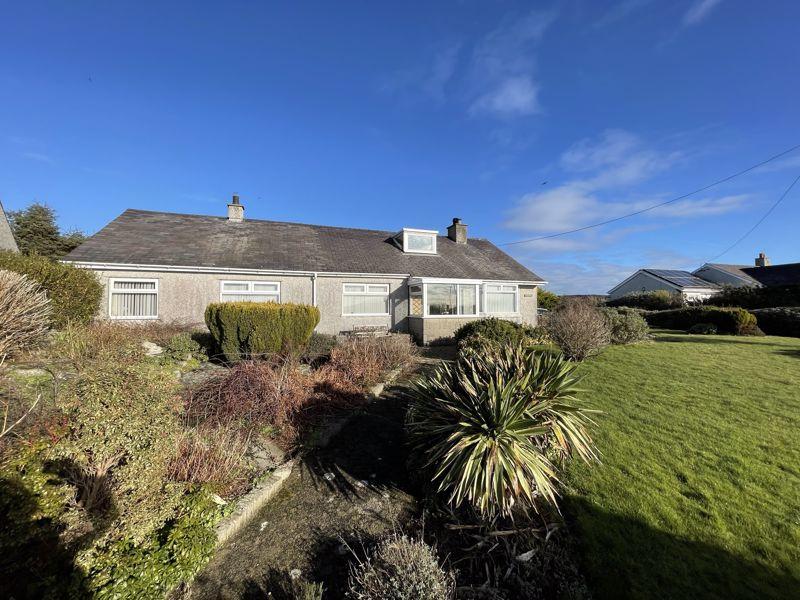 Penysarn, Isle of Anglesey 3 bed detached bungalow for sale £350,000