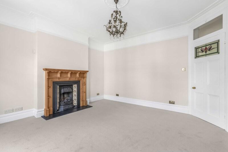 Riverview Gardens, Barnes, London, SW13 3 bed apartment to rent £