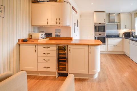 5 Hawthorn Close, Market Deeping, Peterborough, PE6 8LH