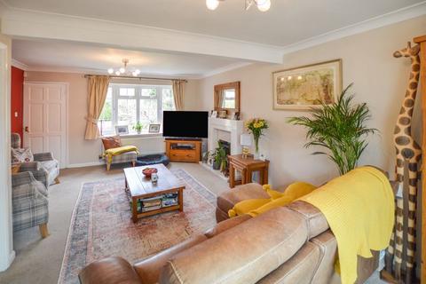 5 Hawthorn Close, Market Deeping, Peterborough, PE6 8LH