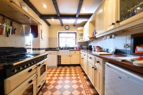 32 Pates Manor Drive, Feltham, TW14 8JJ
