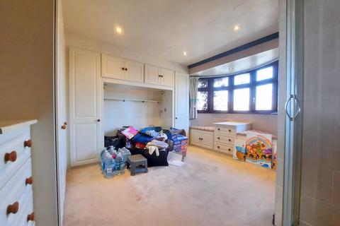 32 Pates Manor Drive, Feltham, TW14 8JJ