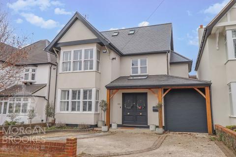 4 bedroom detached house for sale, Chadwick Road, Chalkwell-On-Sea