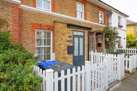 3 bedroom terraced house for sale - Ferry Road, Thames Ditton, KT7
