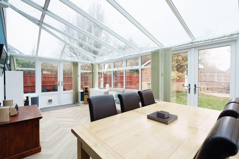 Dart Drive, Didcot 3 bed detached house £425,000