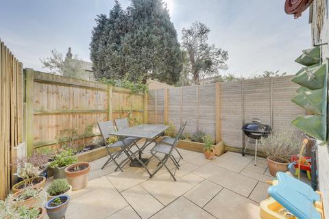 6a Brightside Road, London, SE13 6EW