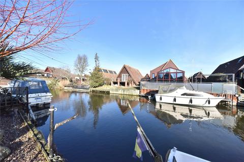 2 bedroom bungalow for sale, Nightingale, Isleham Marina, Ely, Cambridgeshire, CB7